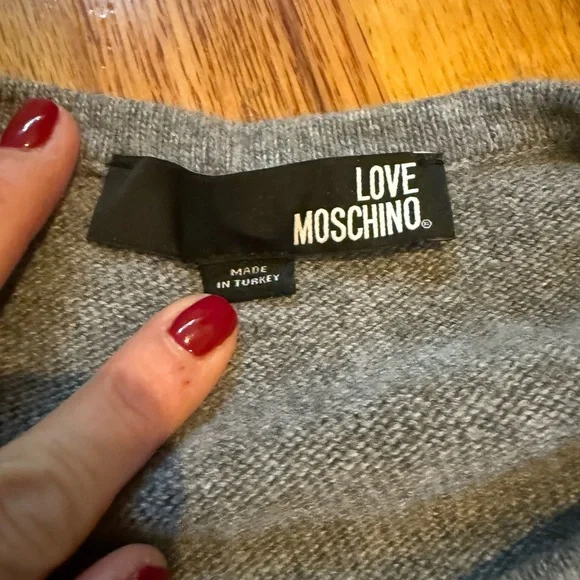 Valentine’s Day is coming! Love Moschino Gray sweater with gold patch - Picture 5 of 5